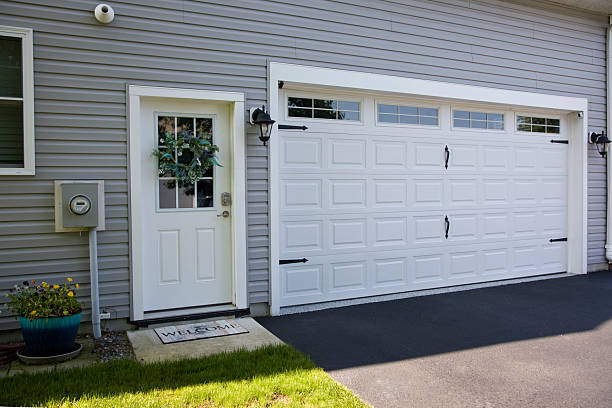 24/7 Emergency Garage Door Panel Replacement experts in Ward County County, TX